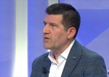 Si mashtrojnë call center-at në Shqipëri, gazetari zbërthen skemën