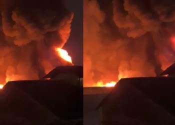 Tiranë/ Përfshihet nga flakët tregu i rrobave të përdorura te “5 Maji”