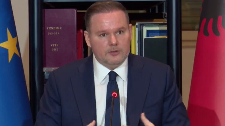 Mungesa e Veliajt në bashkinë e Tiranës, Demo: Ndikon shumë, duhet lidership politik