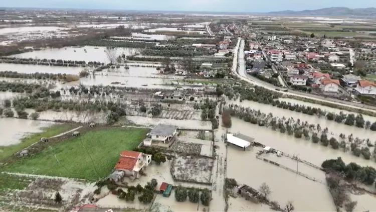 Rreth 120 banesa të prekura nga përmbytjet në Ferras, fillon verfikimi i dëmeve
