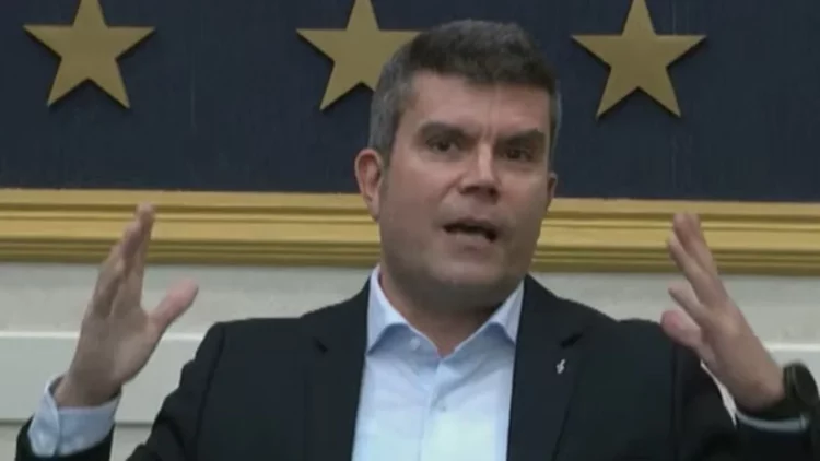 Të vegjlit nuk i besojnë PD-së, bashkimin e opozitës e merr në dorë shoqëria civile