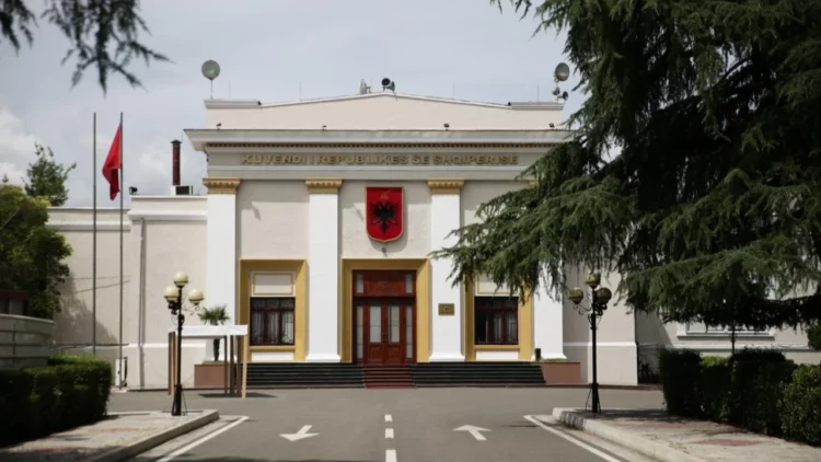 Projektligji për statusin,Shoqata e gjyqtarëve thirrje Kuvendit:Po cenoni standardet