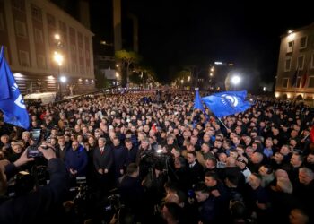 Live/Luçiano Boçi çel fjalimet në protestë: Na ka thirrrur rezistenca