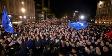Live/Luçiano Boçi çel fjalimet në protestë: Na ka thirrrur rezistenca