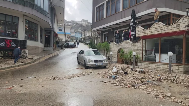 Dëmet nga përmbytjet, banesat dhe bizneset në Gjirokastër nisin regjistrimet