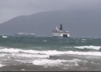 Mot i keq, shtyhet nisja e trageteve nga Durrësi drejt Barit