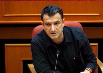 Veliaj 1 vit në burg, studiot ligjore: Persekutim politik, i është mohuar procesi…