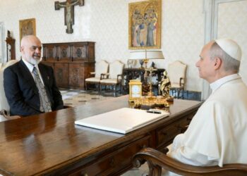 Vizita në Vatikan, Rama pritet nga Papa Leone XIV në Pallatin Apostolik