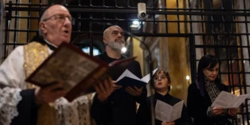 Vatikan/ Rama viziton Genazzano: Krah Zojës së Shqipërisë, qëndron edhe flamuri ynë