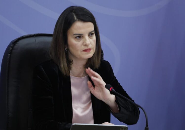 Gazi lotsjellës i skaduar në tubimet e PD, Koçiu: Nuk e di nëse është i dëmshëm