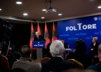 Berisha nga Njësia 7: Qeveri teknike, ose përballje me qeverinë