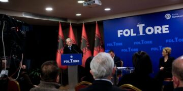 Berisha nga Njësia 7: Qeveri teknike, ose përballje me qeverinë