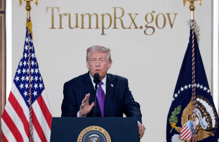 Trump hap faqe interneti për shitjen direkte të barnave, ja çfarë synohet