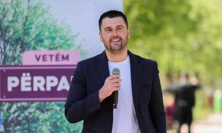 U dënua me burg, vetëdorëzohet në polici kryebashkiaku i Rrogozhinës