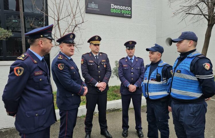 Arrestuan grabitësin e bankës, shpërblehen dy policët