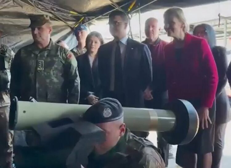 SHBA sjell antitanket Javelin në Shqipëri, VanHorn: Përkushtohemi për sigurinë