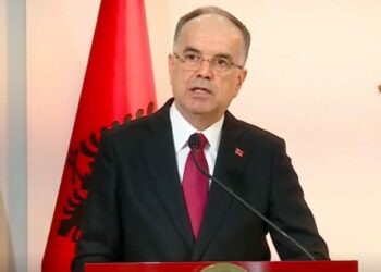 Begaj nga Shkupi: Zbatimi i ligjit për gjuhët është thelbësor