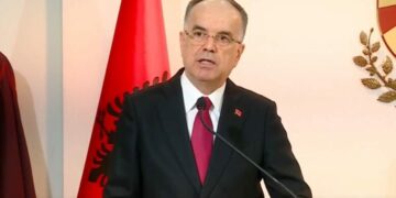 Begaj nga Shkupi: Zbatimi i ligjit për gjuhët është thelbësor