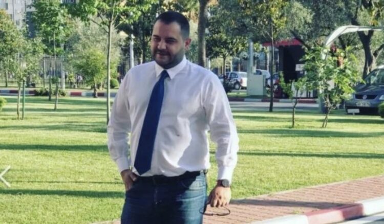 Akuzohet për gjobëvënie ndaj një zyrtari, policia arreston gazetarin