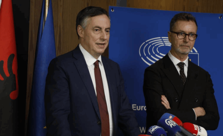 McAllister në Shqipëri: Protestat e dhunshme, jo një mjet demokracie