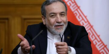 Irani paralajmëron SHBA: Nëse sulmohemi, do të godasim bazat amerikane në rajon