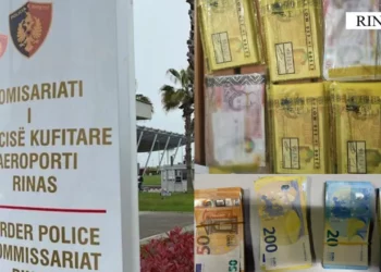 Sekuestrohen mbi 26 mijë euro në Rinas, dy persona nën hetim për mosdeklarim parash