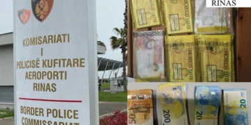 Sekuestrohen mbi 26 mijë euro në Rinas, dy persona nën hetim për mosdeklarim parash