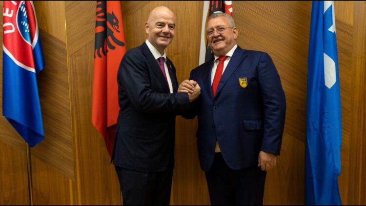 U rizgjodh për një mandat tjetër në krye të FSHF,presidenti i FIFA uron Armand Dukën