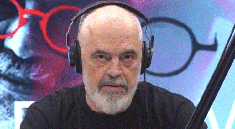 Pezullimi i Ballukut, Rama: U bëmë shembulli i parë i budallallëkut botëror