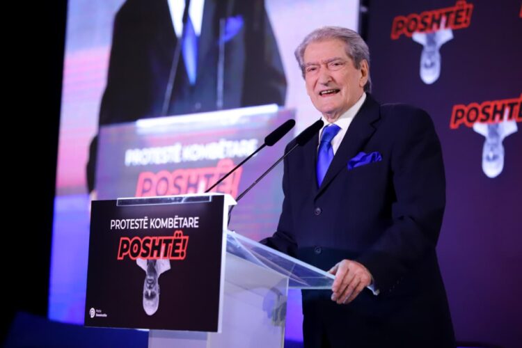 Protesta e opozitës, Berisha paralelizon Ramën me Hoxhën