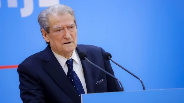 Betimi i shtatë ministrave të rinj, Berisha: Ceremoni qesharake