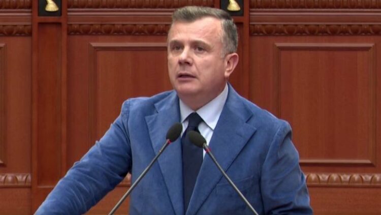 Balla: Berisha Ajatollahu i fundit në Evropë, sulmoi vilën e Enver Hoxhës