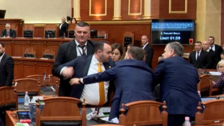 Sekretariati i Etikes përjashtonnga Kuvendi Bardhin dhe Balliun, Balla nuk dënohet