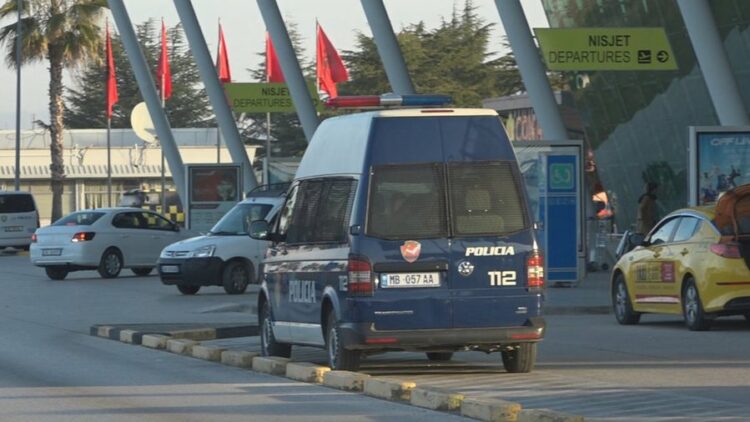 Nuk u dha pagat punonjësve, arrestohet pronari i parukerisë