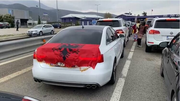 Ndeshja Kosovë-Turqi, tifozët shqiptarë dynden drejt Prishtinës
