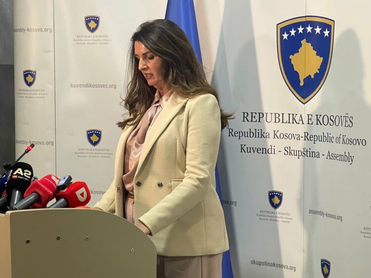 Vetëvendosje i ofron 30 nënshkrime Osmanit, Presidenca e mohon