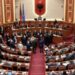 PS kërkon votimin e ministrave të rinj, Berisha dhe deputetët e PD bllokojnë foltoren