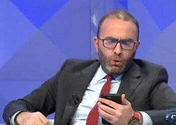 Bardhi lexon mesazhet mes Belinda Ballukut dhe Ervis Berberit: Sa shtëpi ke shitur?