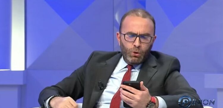 Bardhi lexon mesazhet mes Belinda Ballukut dhe Ervis Berberit: Sa shtëpi ke shitur?