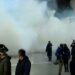 Policia me ujë dhe gaz lotjsellës, protestuesit me molotovë. Rikthehet Berisha