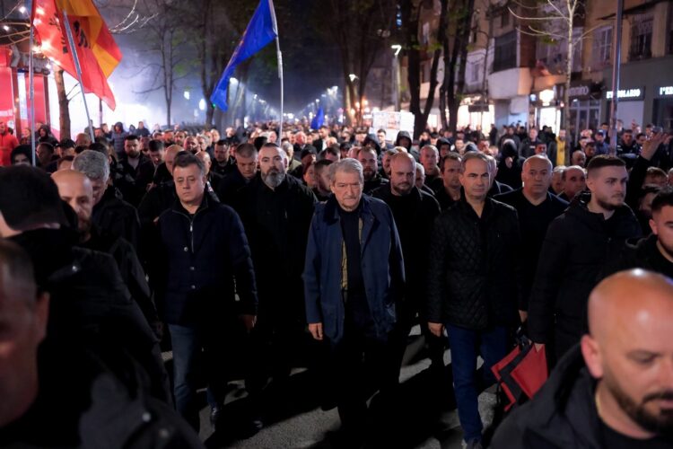 Mbyllet protesta e opozitës, Berisha: Për Edi Ramën nuk do ketë më vrimë miu