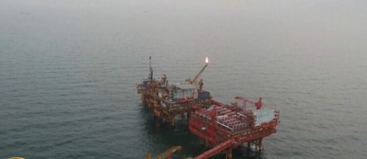 Nafta/ Çmimi në bursa arrin mbi 110 dollarë për fuçi