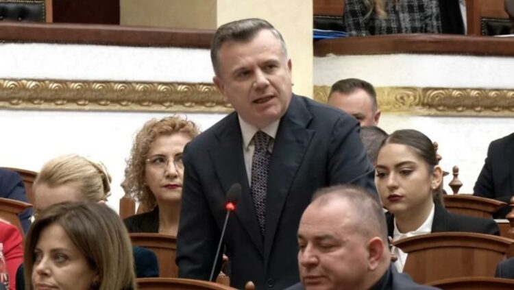 Paralajmërimi i ambasadës së SHBA, Balla: Përshëndesim Trump për ndërhyrjen në Iran