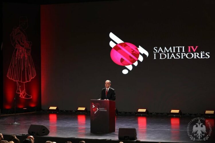 Samiti IV i Diasporës, Begaj dekoron disa personalitete