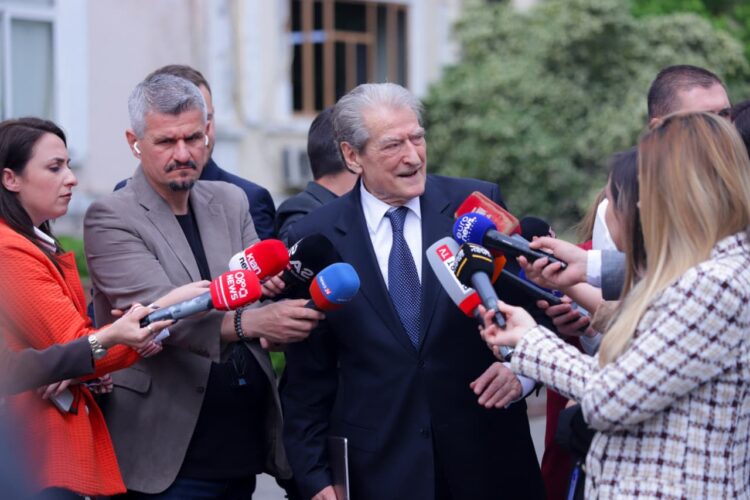 Rama dëshmitar në gjyqin e tij, Berisha: Do jemi ballë për ballë, të vijë me kamera
