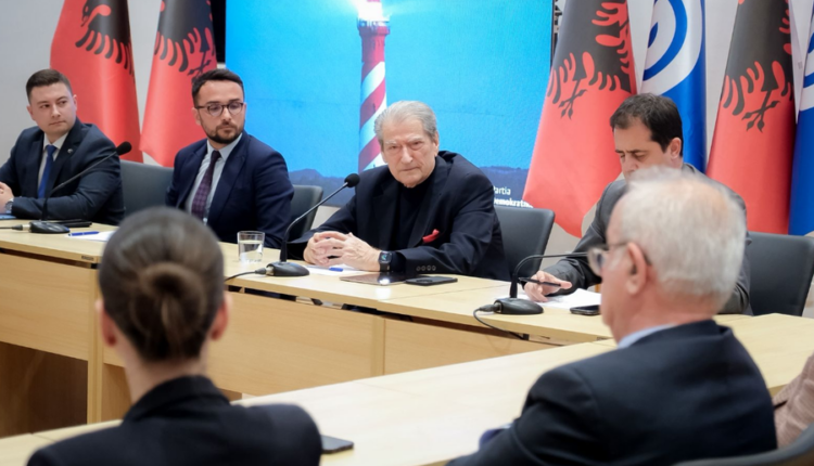 Berisha: Porti i Durrësit po gllabërohet nga korrupsioni