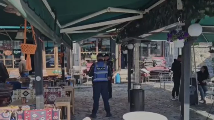 Plagosja me thikë në Korçë, policia: Dy vëllezërit u konfliktuan me dy të rinj