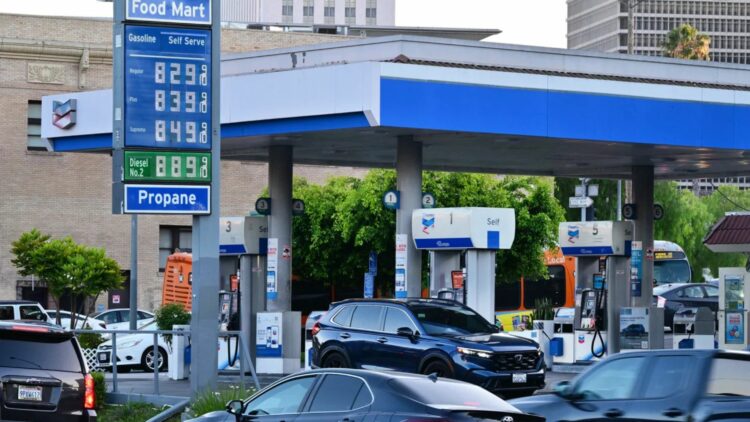 Ngërçi në negociatat me Iranin rrit sërish karburantet në SHBA