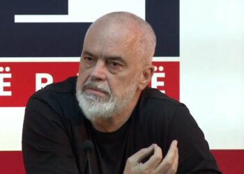 Integrimi/ Rama: Molotovarët e opozitës pengojnë Shqipërinë