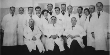 1958 / Ish-mjeku privat i Mbretit Zog: Lufta ndaj kancerit fitohet nëpërmjet…